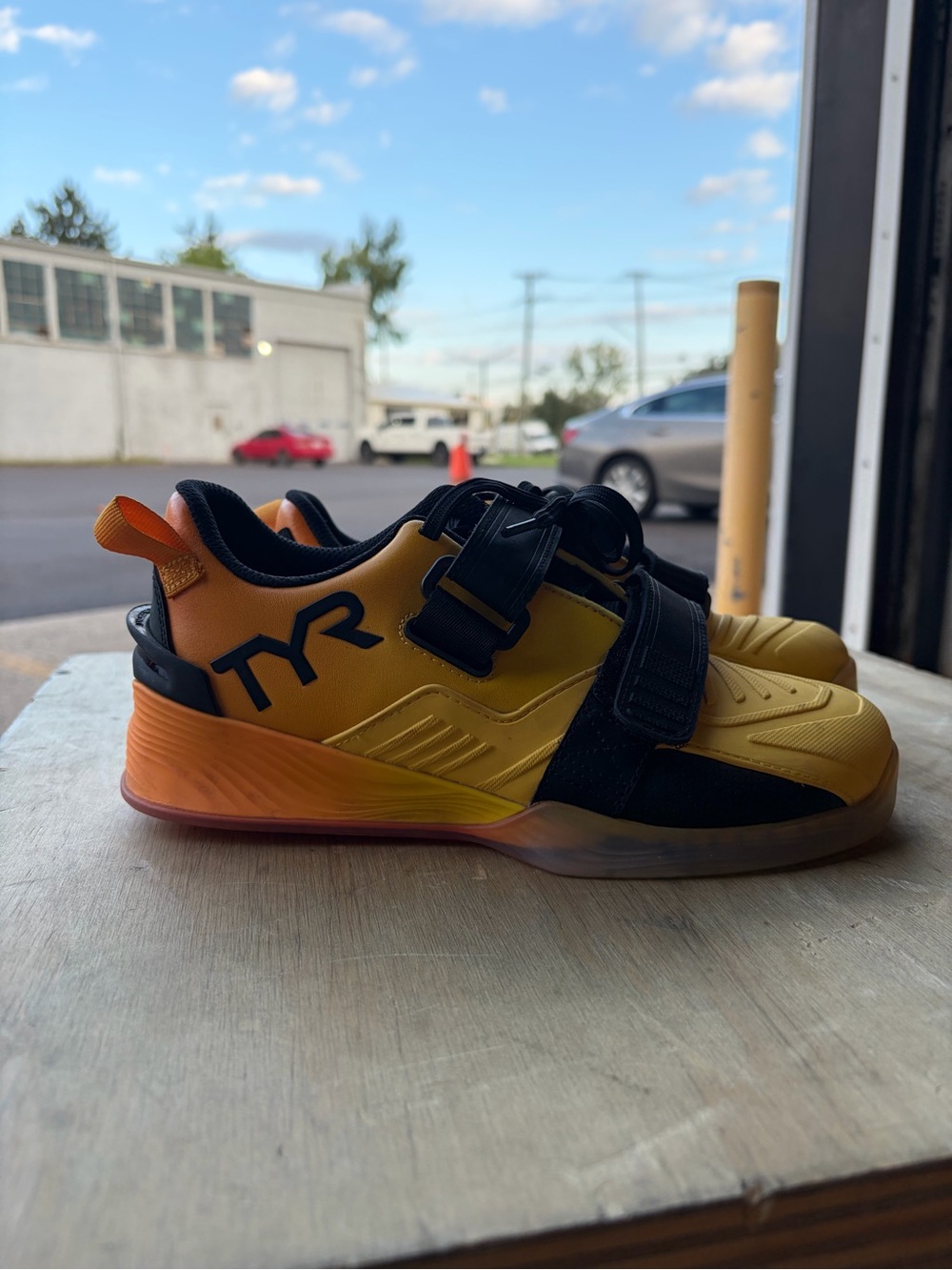 TYR lifters size 7.5 - Picture 4 of 11